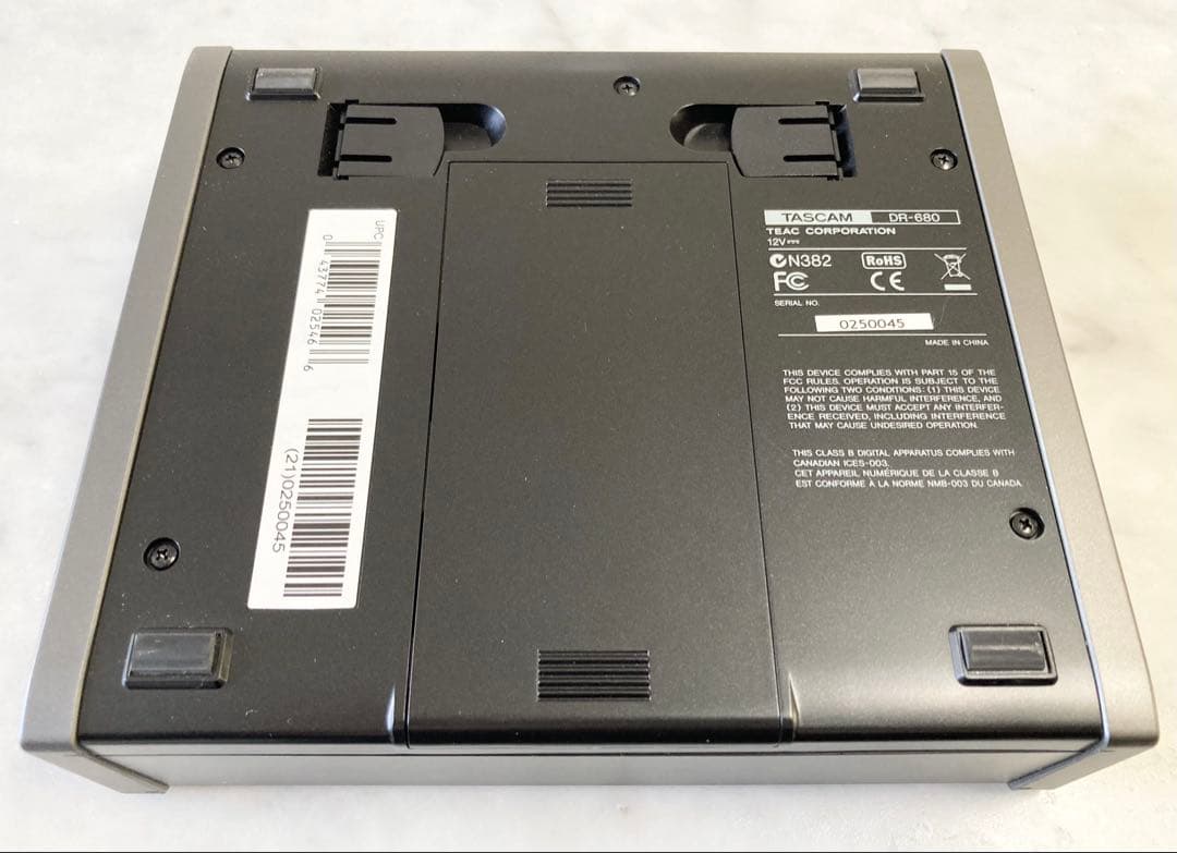 TASCAM DR-680 ポータブルマルチトラックレコーダー