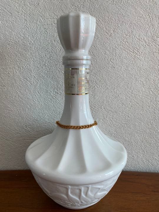 ニッカウヰスキー 鶴17年 陶器ボトル 新品未開封 - メルカリ