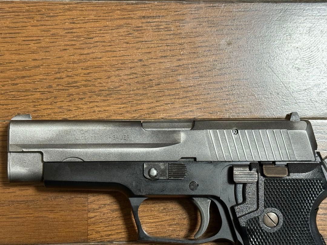 タナカ ガスガン 陸上自衛隊 9mm拳銃 P220IC 予備マガジン付き タナカ