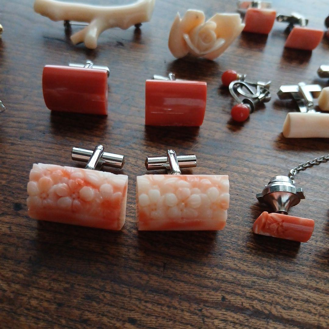 パーツ取り用！珊瑚飾り付きカフス、アクセサリーまとめて ジャンク リメイクサンゴ