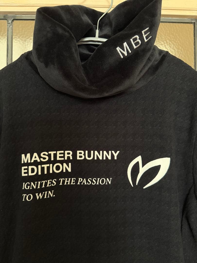 MASTER BUNNY EDITION タートルネックセーター