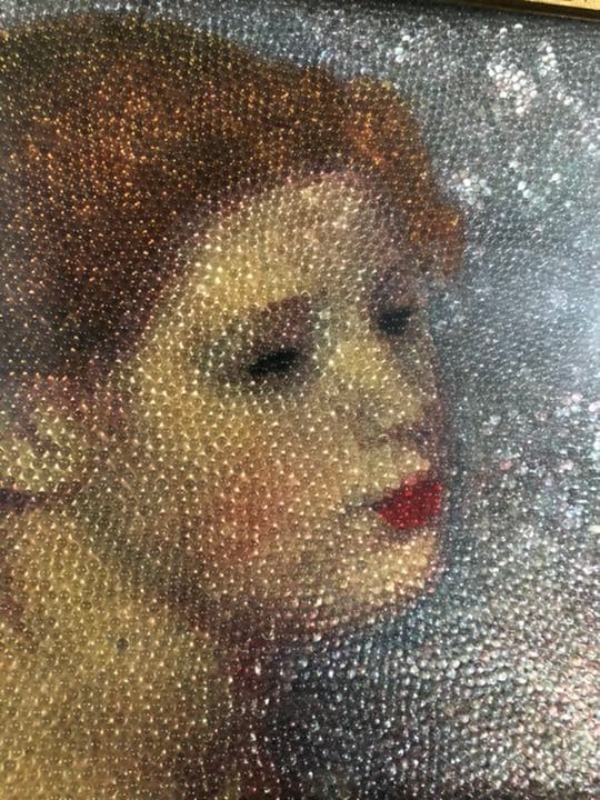 大変珍しい　ルノアール　花を持つ少女　ビーズ