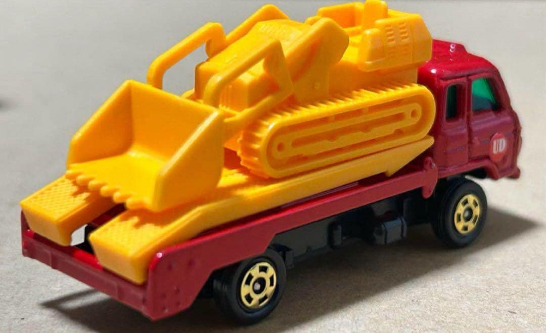 トミカ ニッサン ディーゼル コンドル ブルドーザキャリア UD 赤