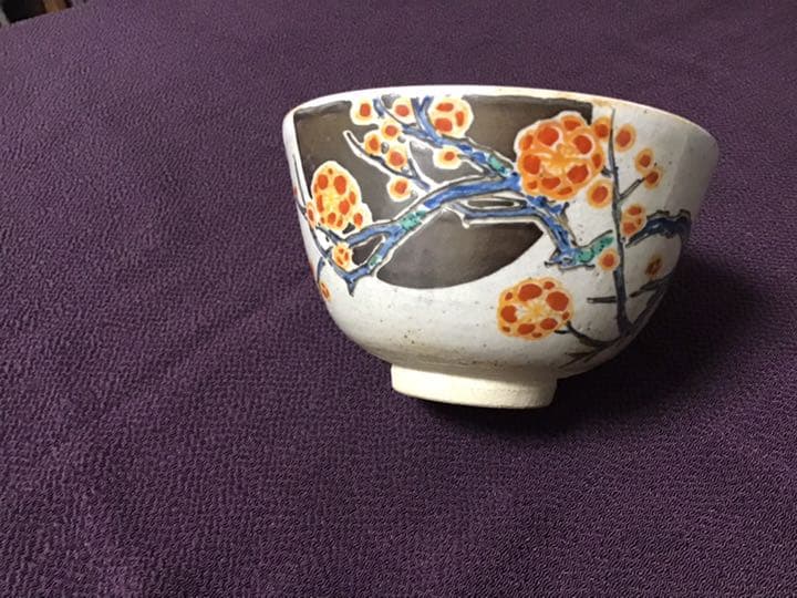梅の抹茶茶碗。 抹茶碗 仁清写 紅白梅にうぐいす 気品ある老成の美 紅白梅の茶碗