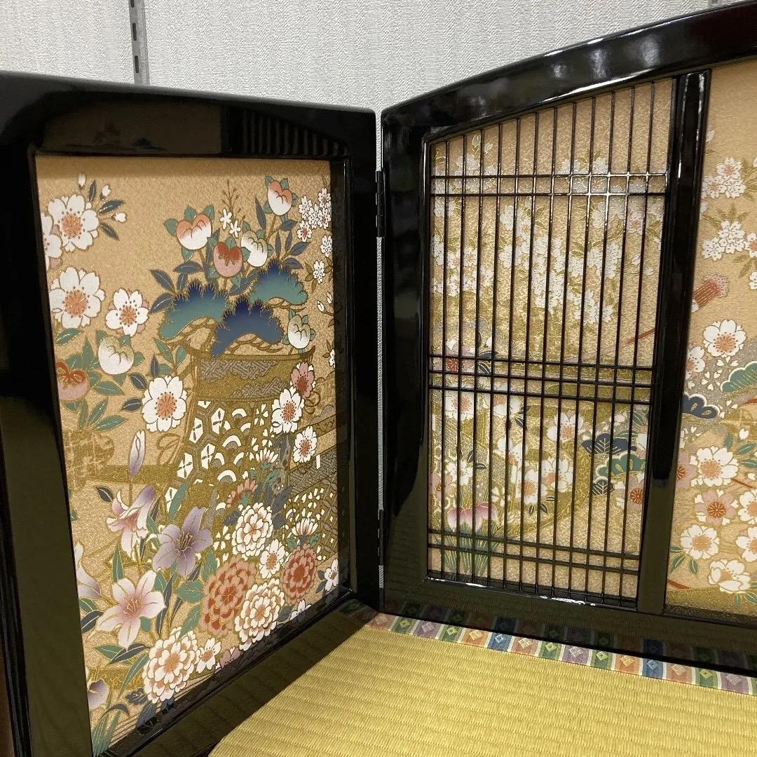 B3 高級黒塗り　豪華な三段飾り　台巾105㎝位　ひな人形台と屏風のみ