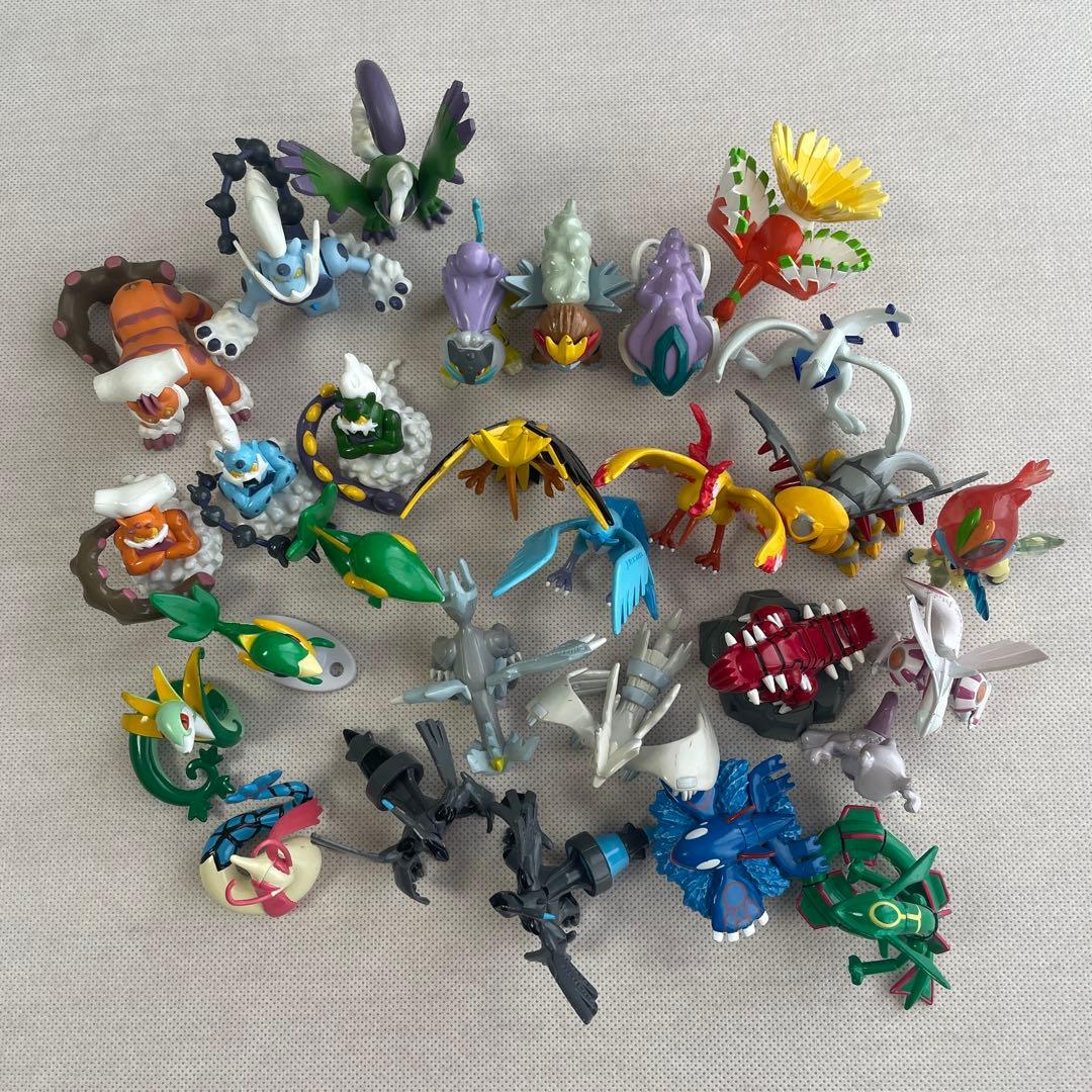 モンコレ　ポケモン　フィギュア　伝説ポケモン多数　レア　まとめ売り（おまけ付き）