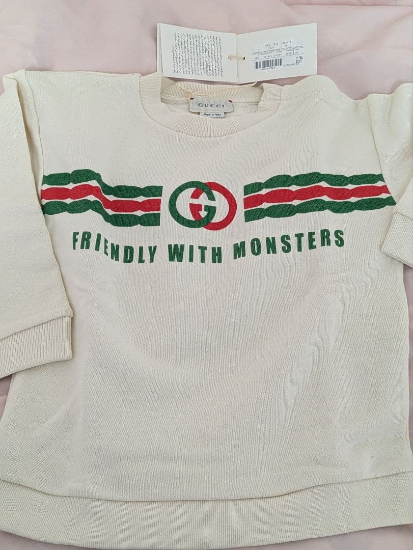 ⭐️新品、未使用、タグ付き　GUCCI　グッチ　ロゴトレーナー　キッズ