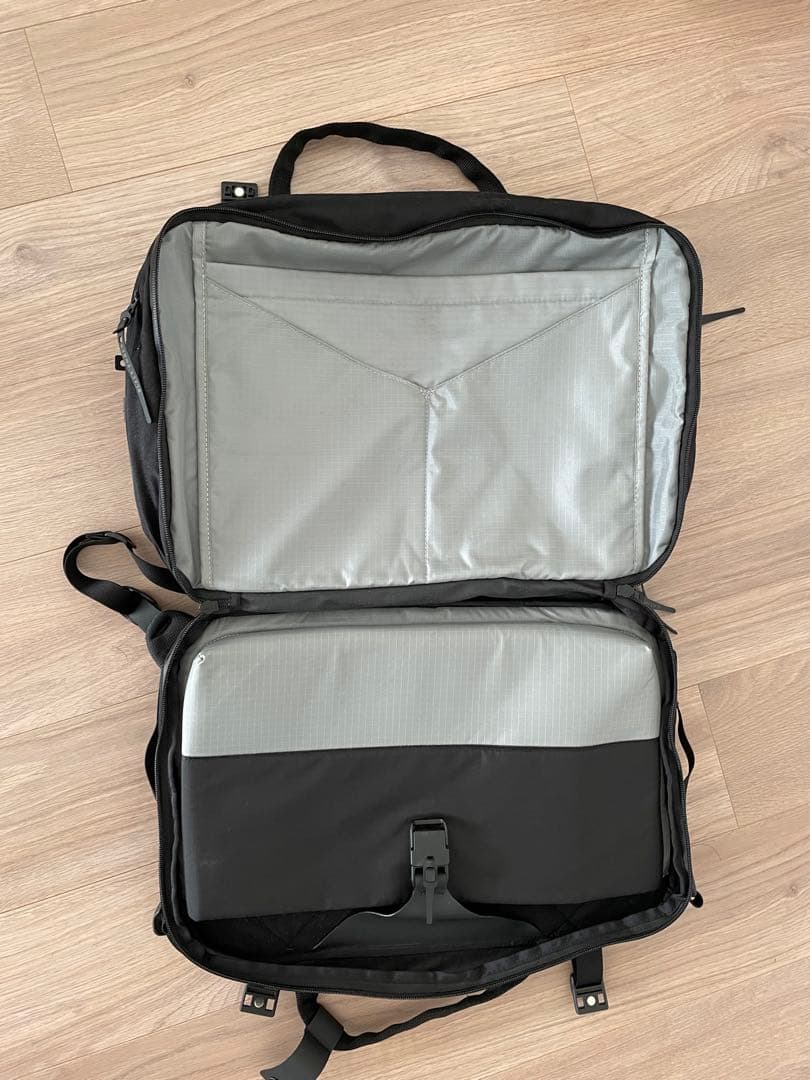 Black Ember FORGE ストラップ付