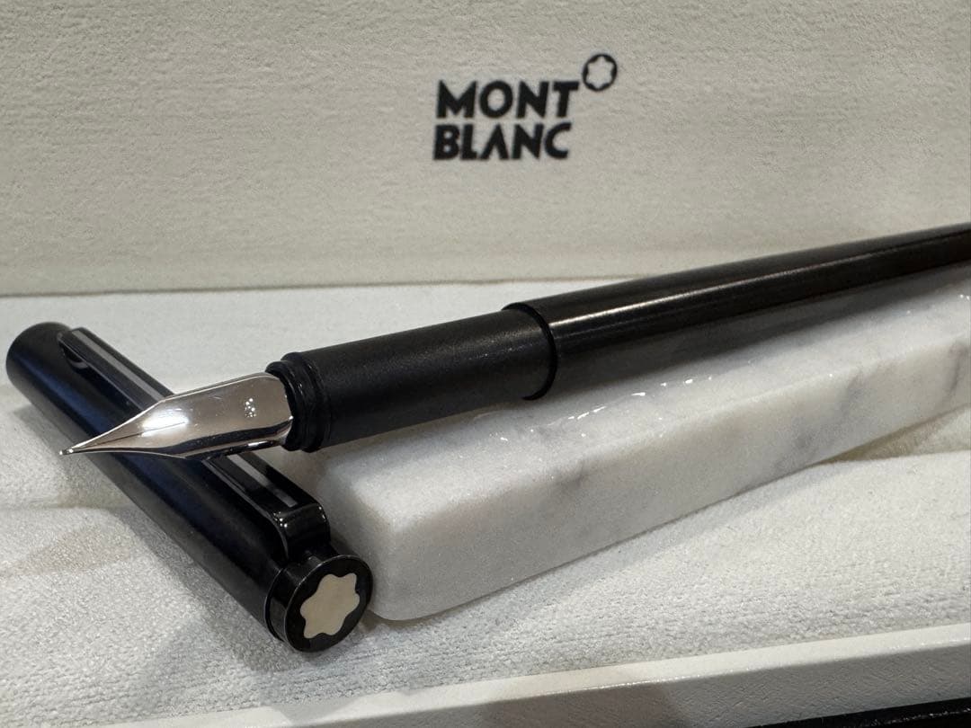 【美品】モンブラン No1124 万年筆 漆黒ロードナイト鉱加工 美品】モンブラン No1124 万年筆 漆黒ロードナイト鉱加工 - メルカリ