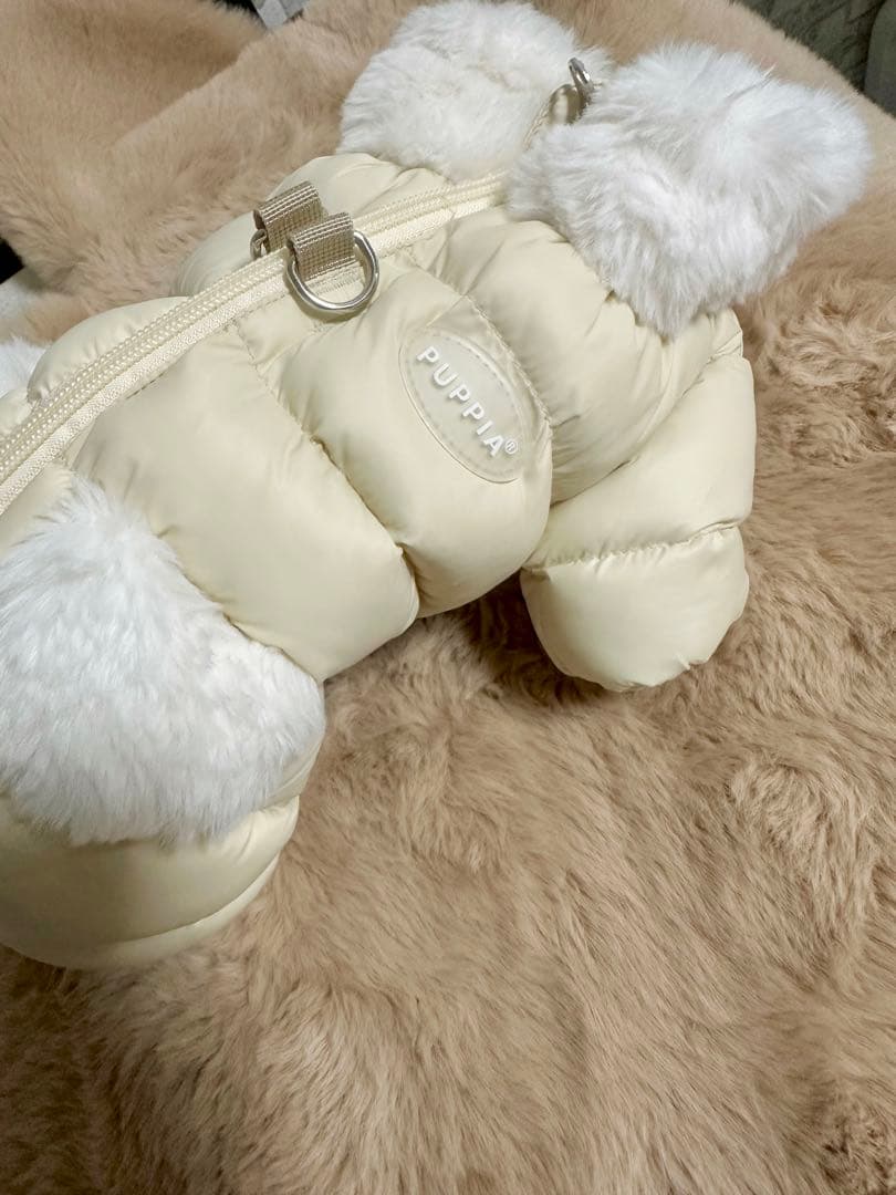 puppia クリーム色 ダウンジャケット犬服 犬服 PUPPIA ハーネス一体型
