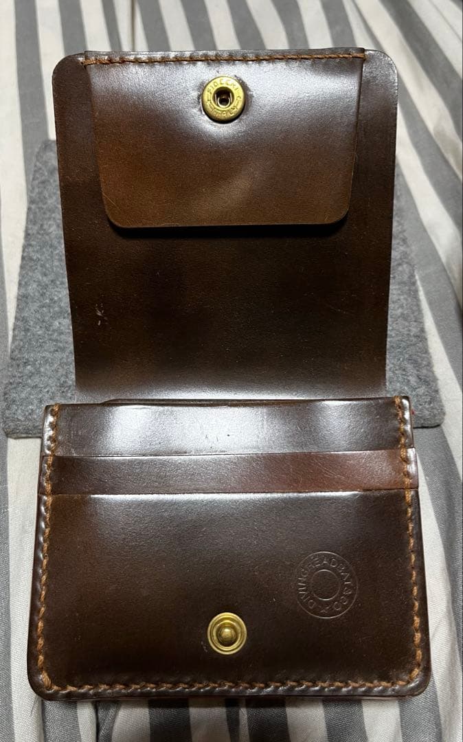 ぎ*ん様 ミニウォレットホーウィン社製シェルコードバンマーブルダークコニャック