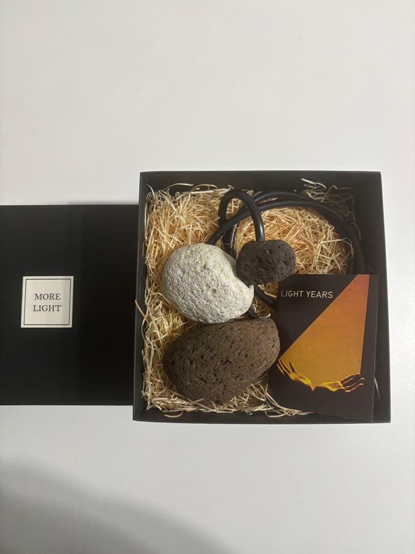 more light (モアライト) light years(ライトイヤーズ)