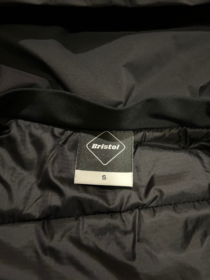 美品 23AW FCRB プリマロフト ジャケット - メルカリ