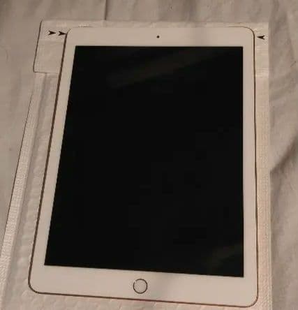 ら*ん様 あまり利用していないiPad 代6世代　32GB ら*ん様 あまり利用していないiPad 代6世代 32GB
