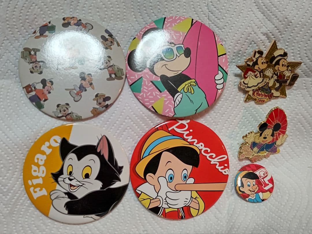 ディズニー　ピンズ、缶バッジ、小物　110点　まとめ売り