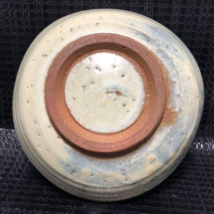 美しい古美術◼️蔵からクリーム色とコバルトブルーの可愛い深めのお皿が出て来ました、