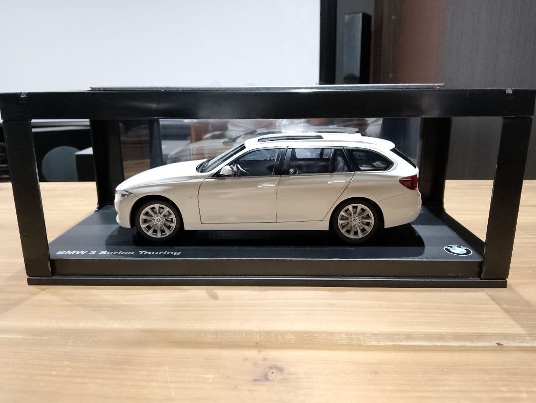 夢伝説　1/18 BMW 3シリーズ ツーリング F31ミニカー　ホワイト