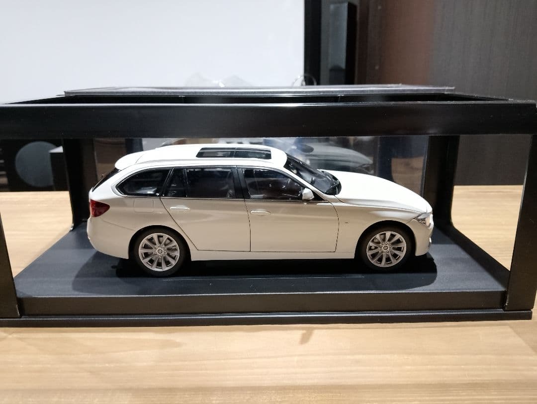 夢伝説　1/18 BMW 3シリーズ ツーリング F31ミニカー　ホワイト
