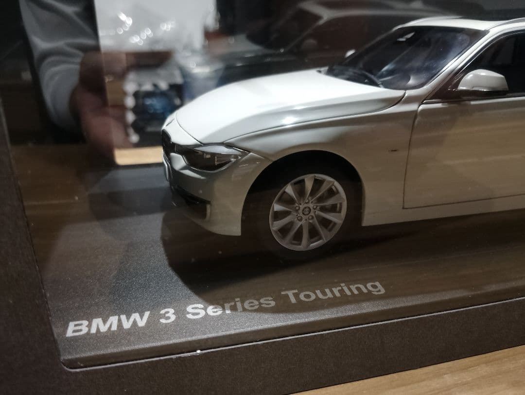 夢伝説　1/18 BMW 3シリーズ ツーリング F31ミニカー　ホワイト