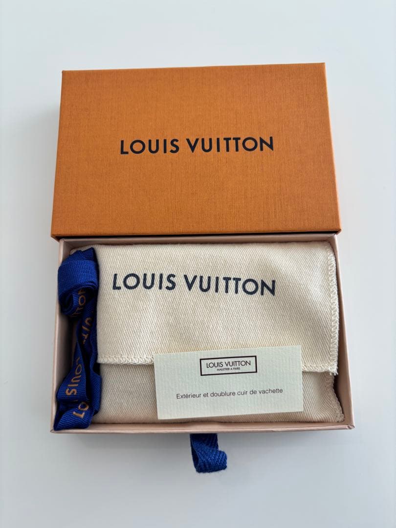 LOUIS VUITTON 三つ折り財布 ポルトフォイユ・ゾエ グレージュ