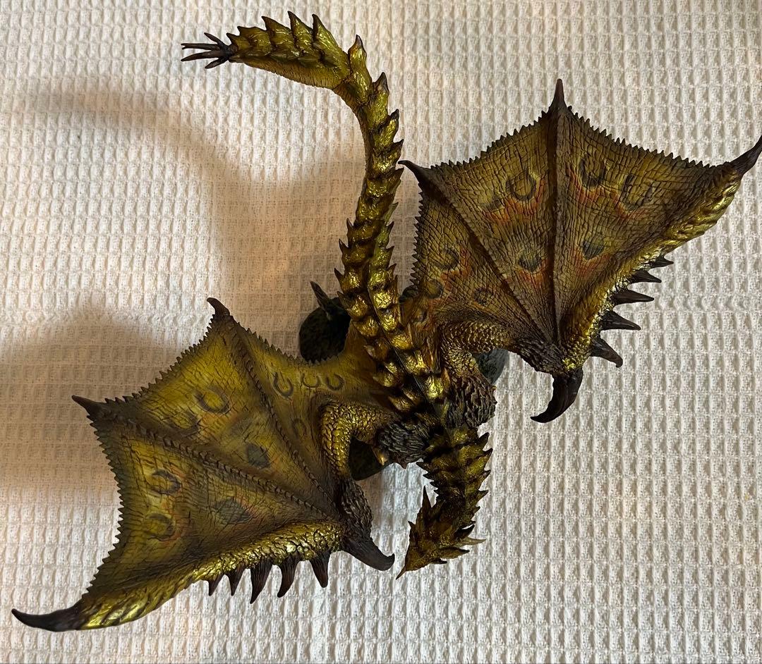 MH 金火竜 リオレイア希少種　CFB クリエイターズモデル　モンスターハンター