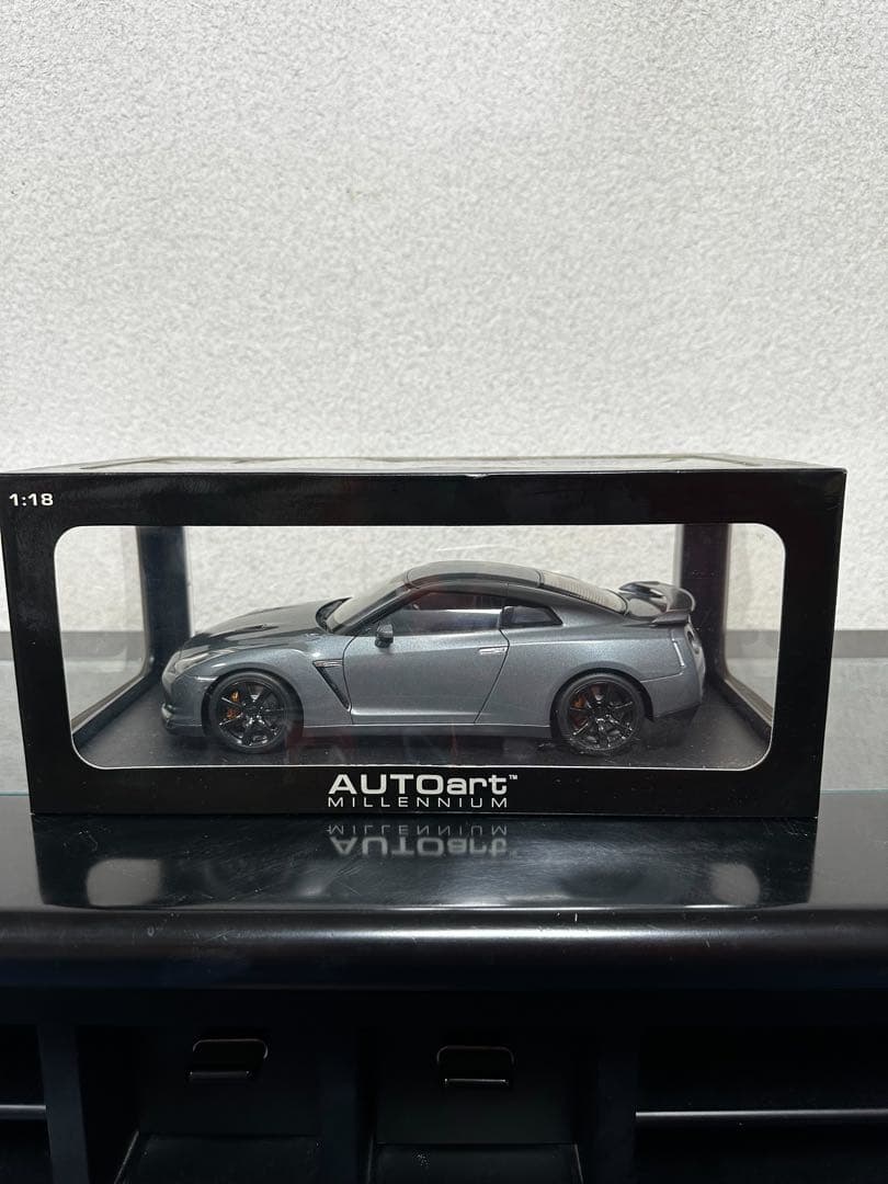 日産R35GT-R 　1/18ミニカー