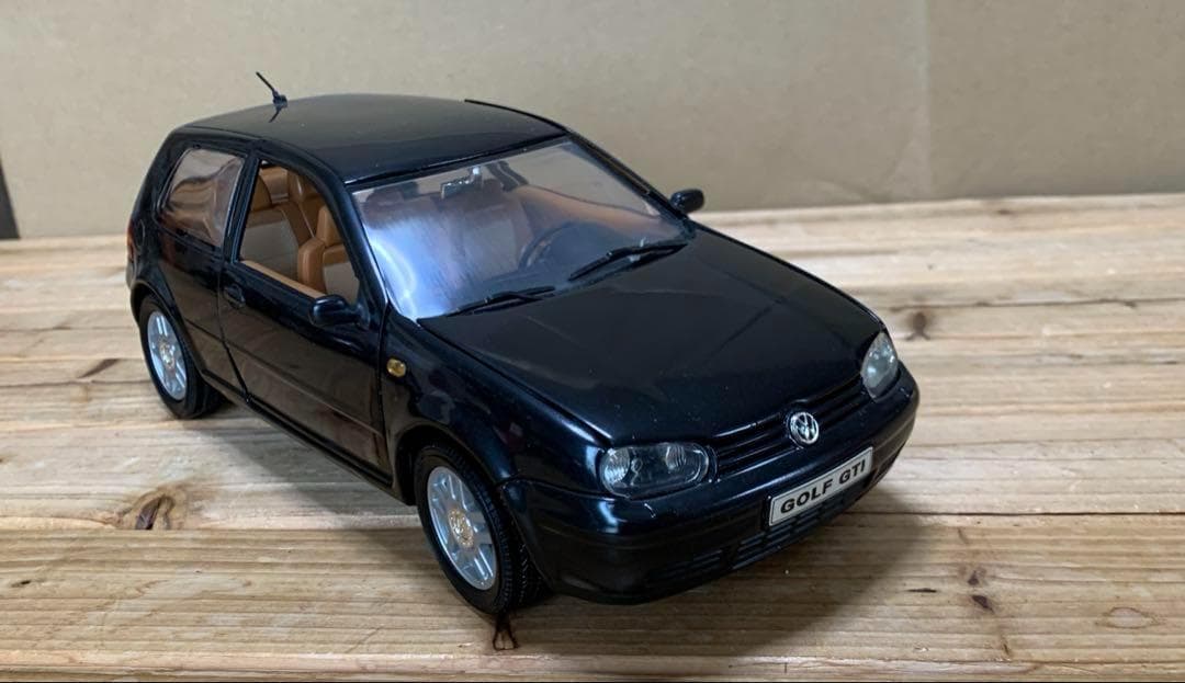 ミニカー　1/18 VW　フォルクスワーゲン　ゴルフⅣ　GTI　ブラック
