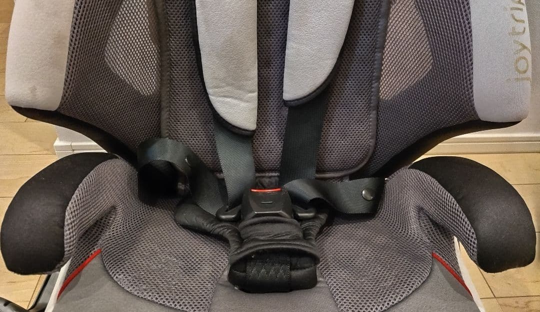 Combi ジョイトリップ　ジュニアシート