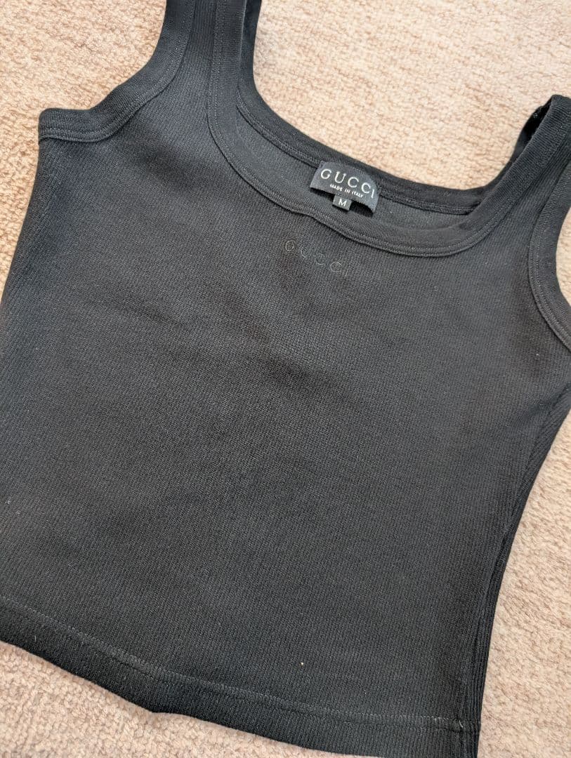 グッチ　タンクトップ　ショート丈　黒　リブ　美品