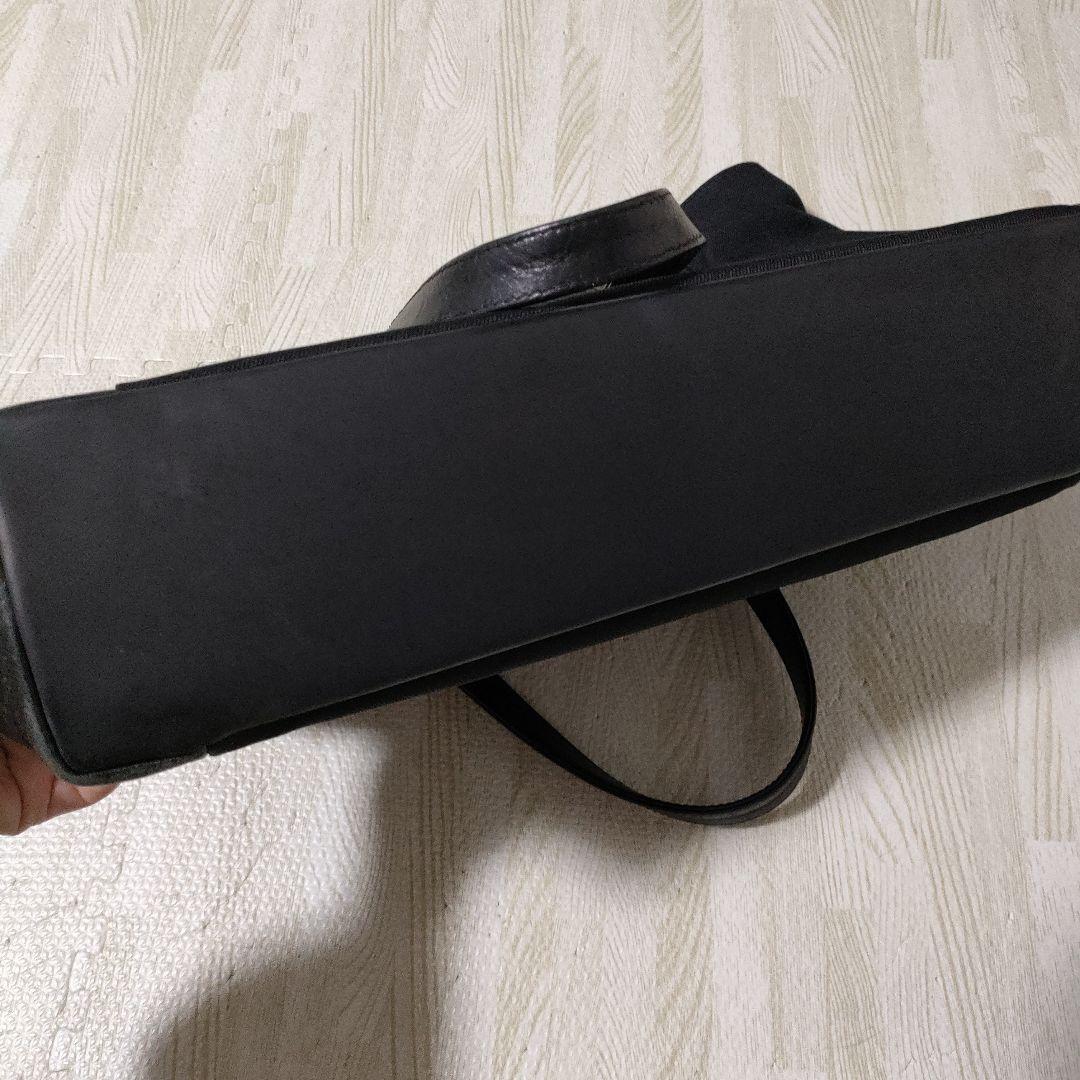 黒色　ビジネスバッグ