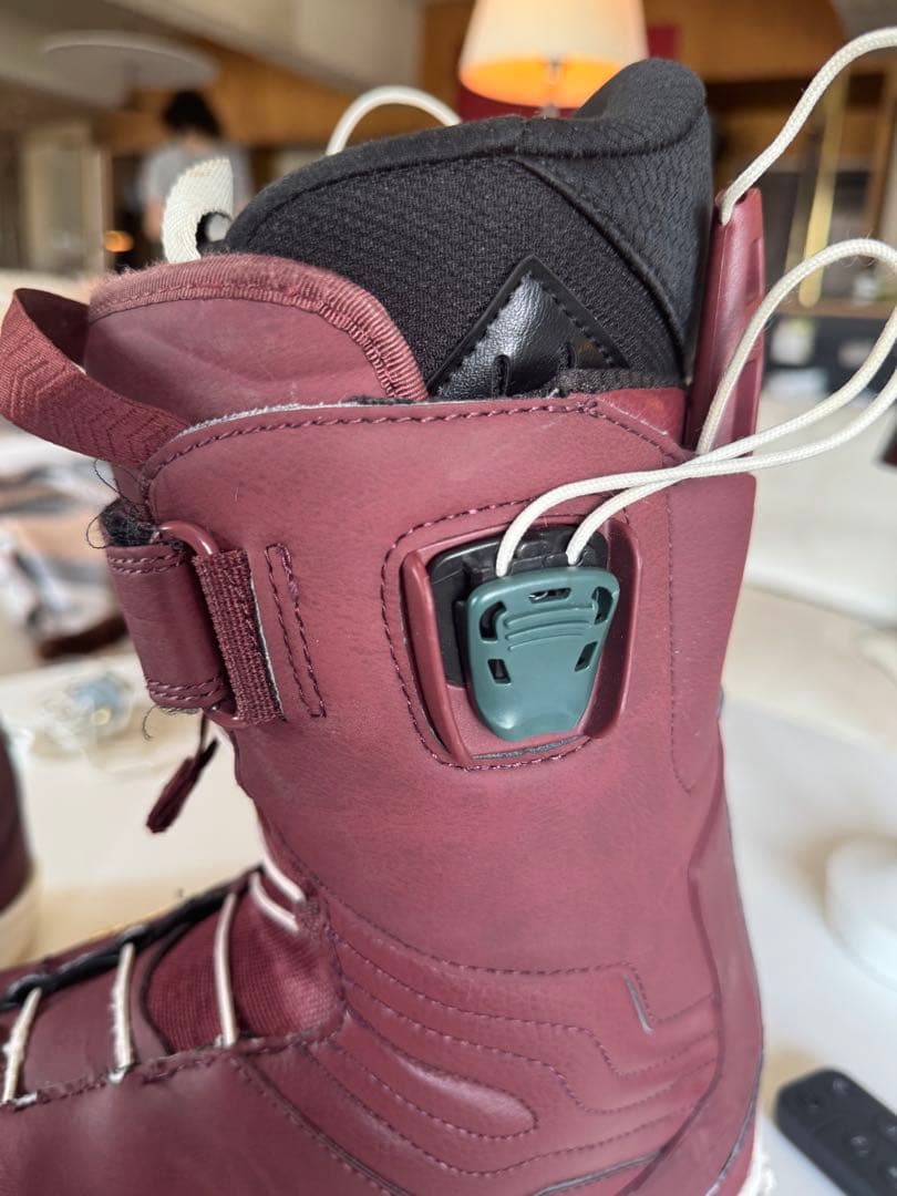 ディーラックス　26.5センチEMPYRE 21-22