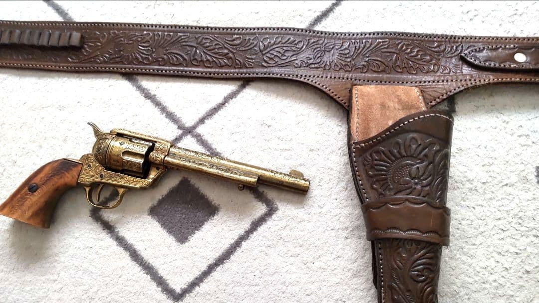 ウエスタン ガンベルト ＆銃(レプリカ)