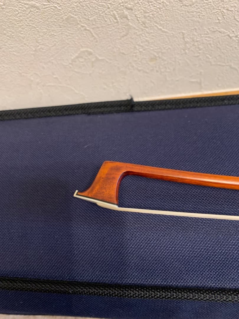 バイオリン弓　7/8 ほぼ新品