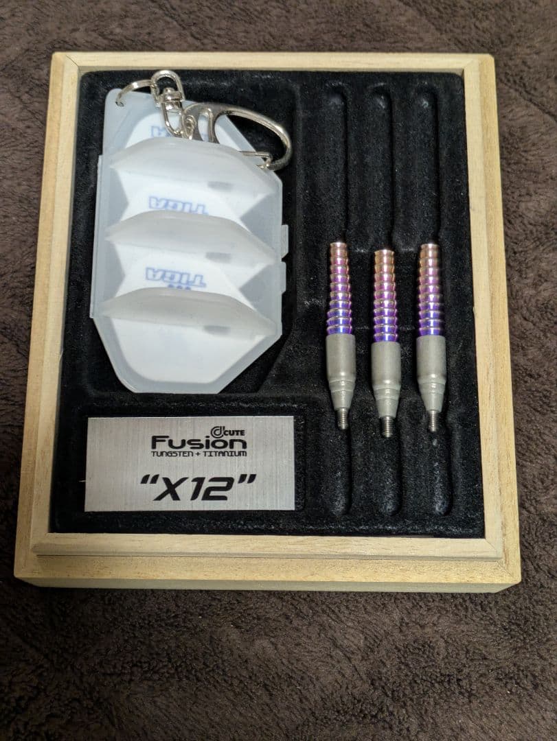 中古品Fusion X12 ダーツセット