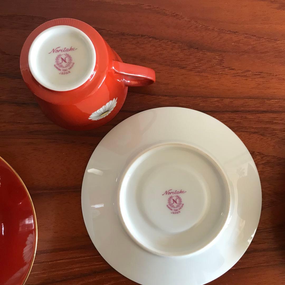 プレミアノリタケ 赤菊 カップ&ソーサーの通販はau PAY マーケット