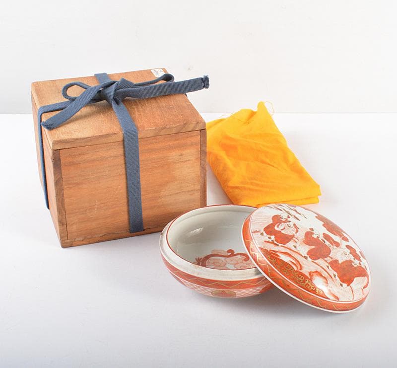 九谷焼　古九谷　赤絵金彩　雲龍山水人物文　蓋物　時代箱付　D　R6009 九谷焼 古九谷 赤絵金彩 雲龍山水人物文 蓋物 時代箱付 D R6009 - メルカリ