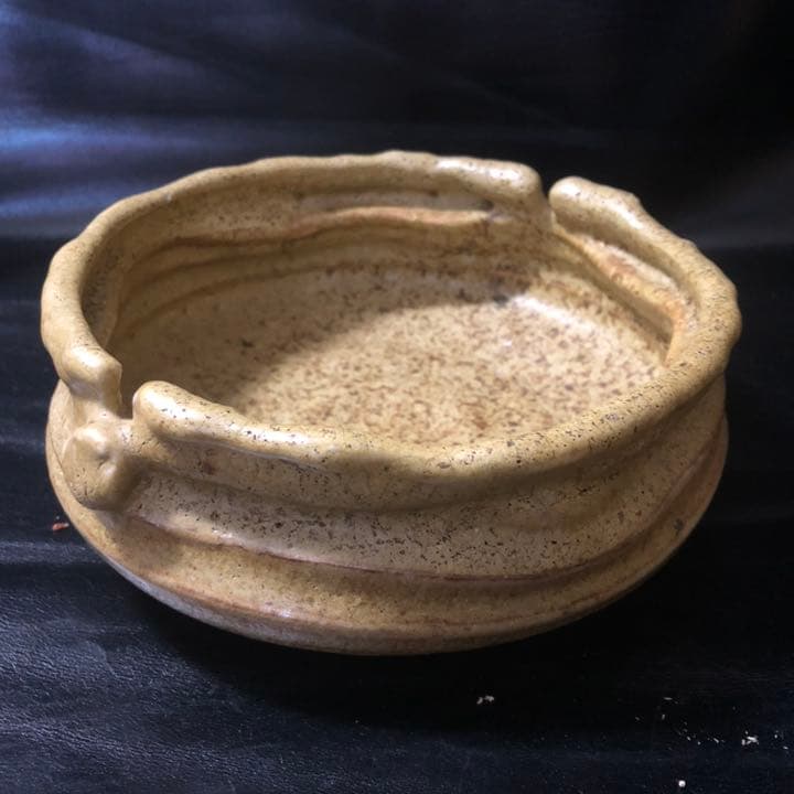 遺品整理◼️蔵のから謎の特大な灰盤？灰皿でしょうか？ 名