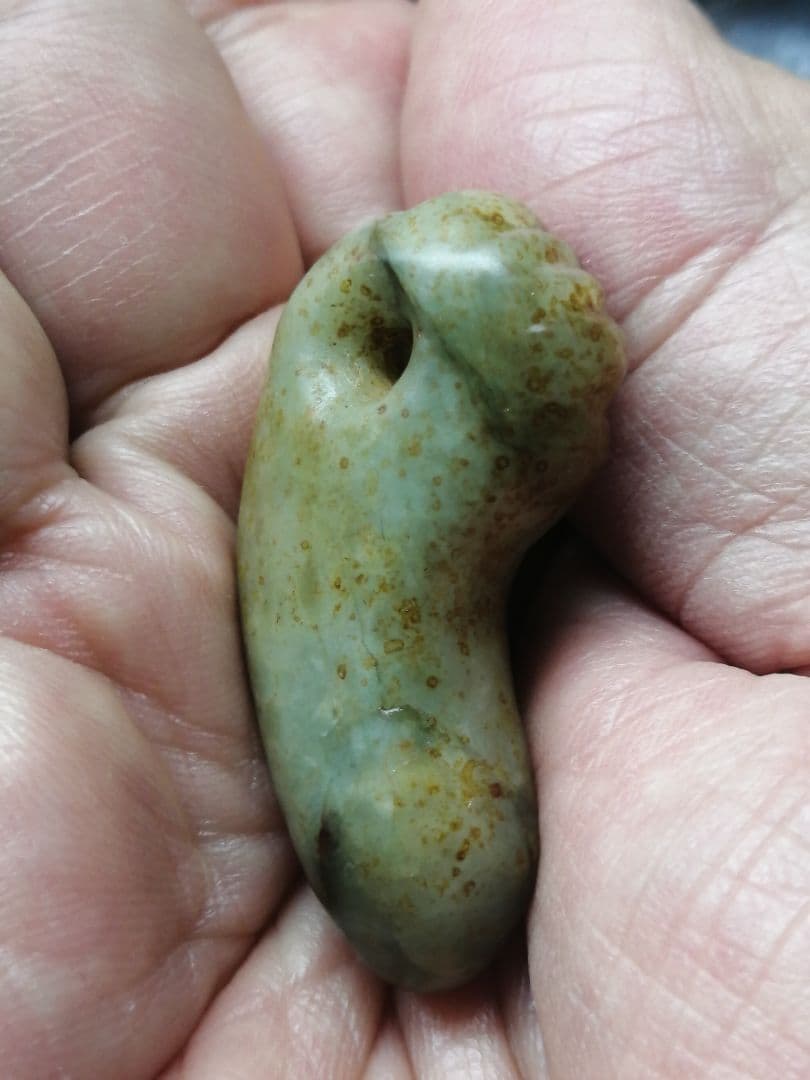 ★縄文期『古代翡翠勾玉』出土品　4.2cm 埋蔵文化財　本物の『古代翡翠』です