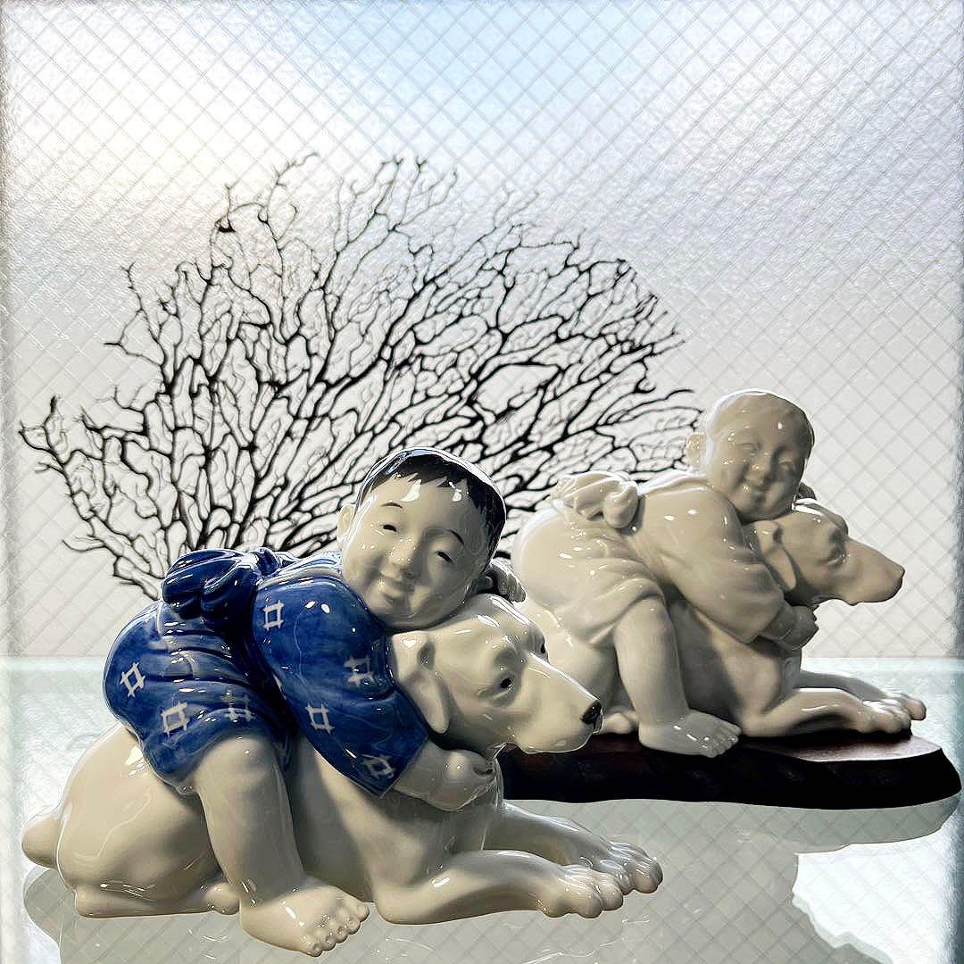 骨董 超希少 深川製磁 童子と犬 犬 子供と犬の戯れ 置物