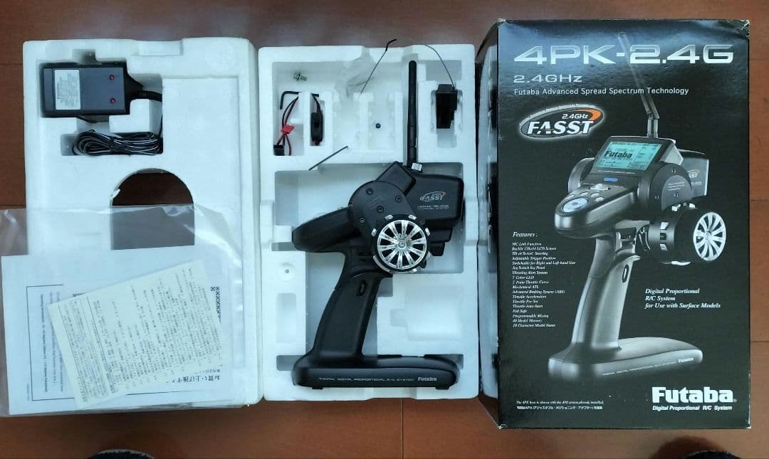 Futaba 4PK-24G 送信機 受信機付き