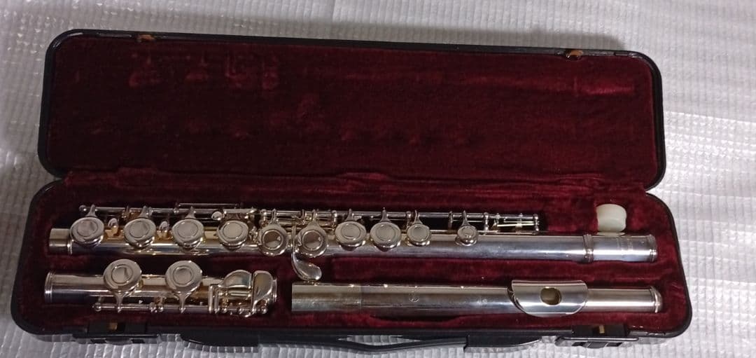 ヤマハ YFL211S フルート Eメカ付き　初心者　吹奏楽