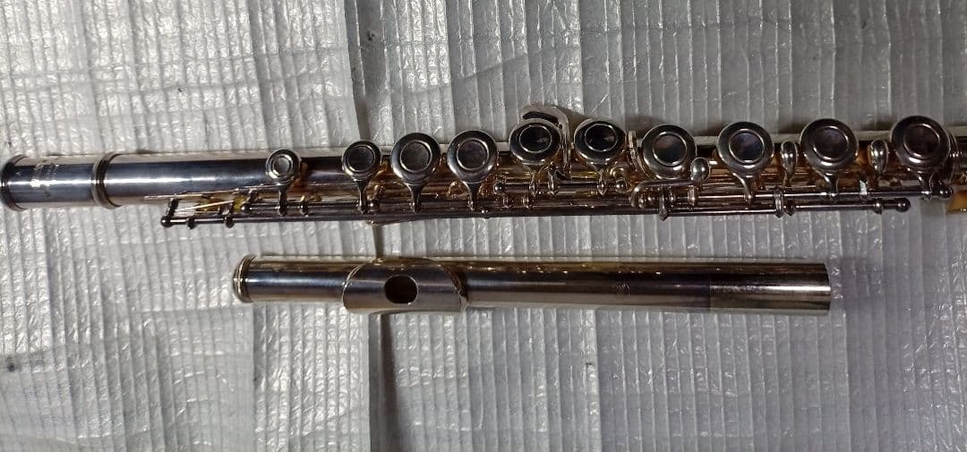 ヤマハ YFL211S フルート Eメカ付き　初心者　吹奏楽