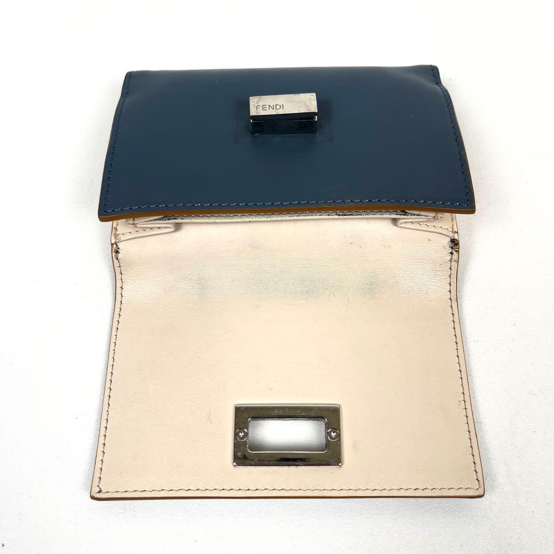 フェンディ　ピーカブー　折り財布　ターンロック　バイカラー　レザー　コンパクト
