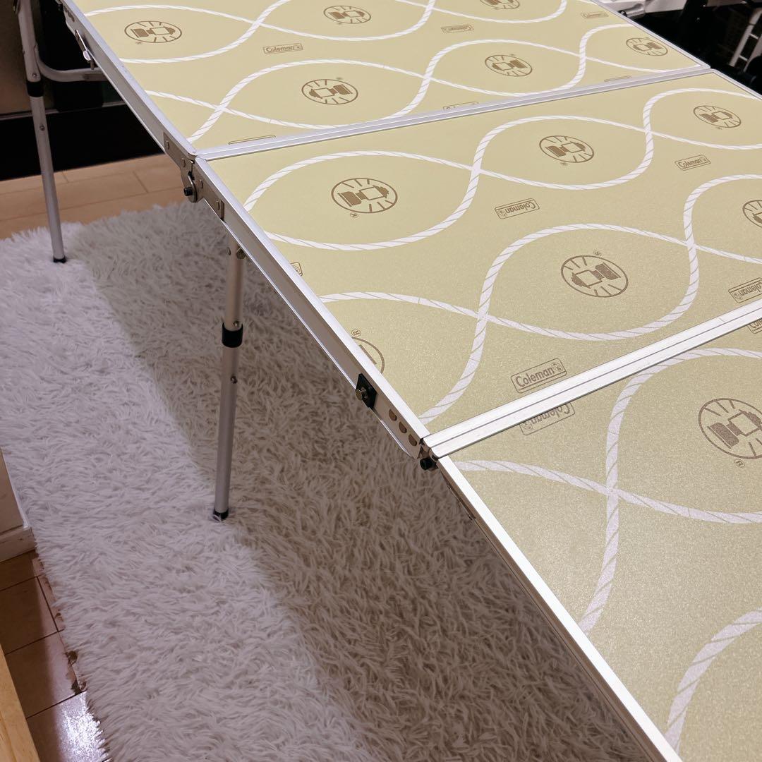 廃盤品 Coleman コールマン スリム四折テーブル コールマンランタン柄