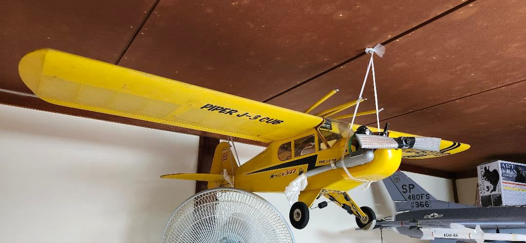 Piper J-3 Cub イエロー