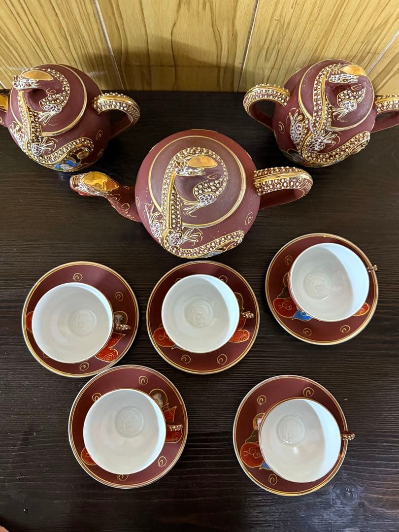 茶道具セット 赤色と金色の陶器製