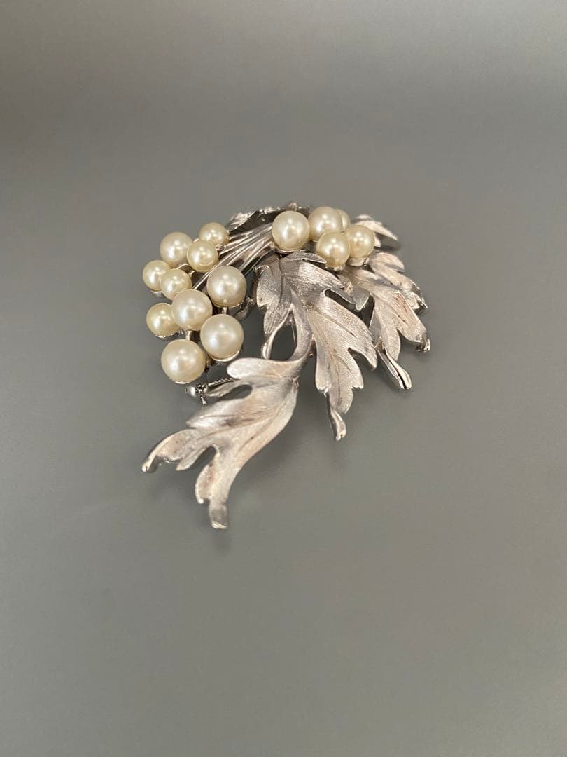 lotuscloud 2449⭐️TRIFARI トリファリ ブローチ ビンテージTrifari