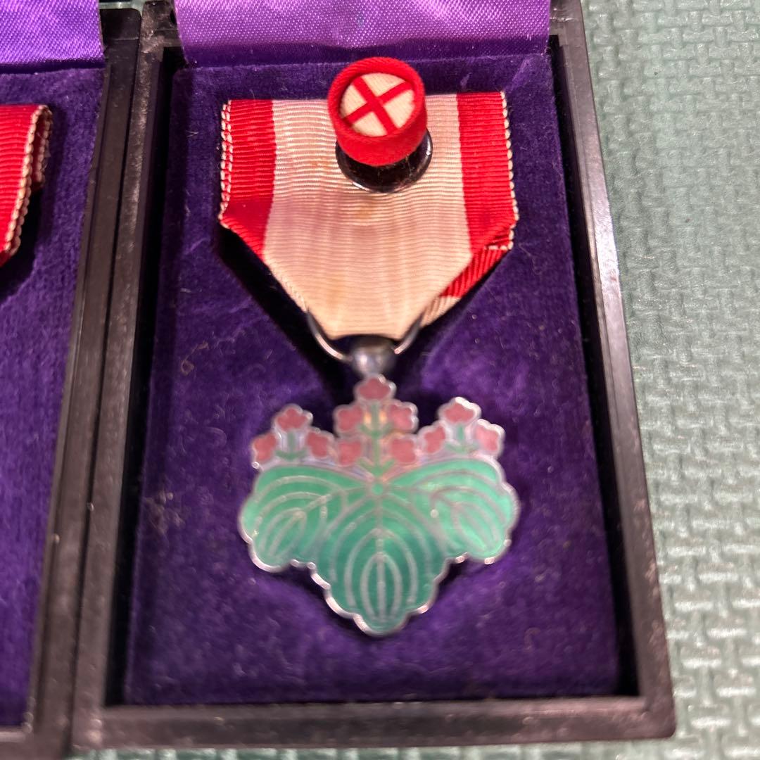 勲章（旧日本軍） ○日本の勲章/日本軍/徽章＊昭和大禮記念章2個