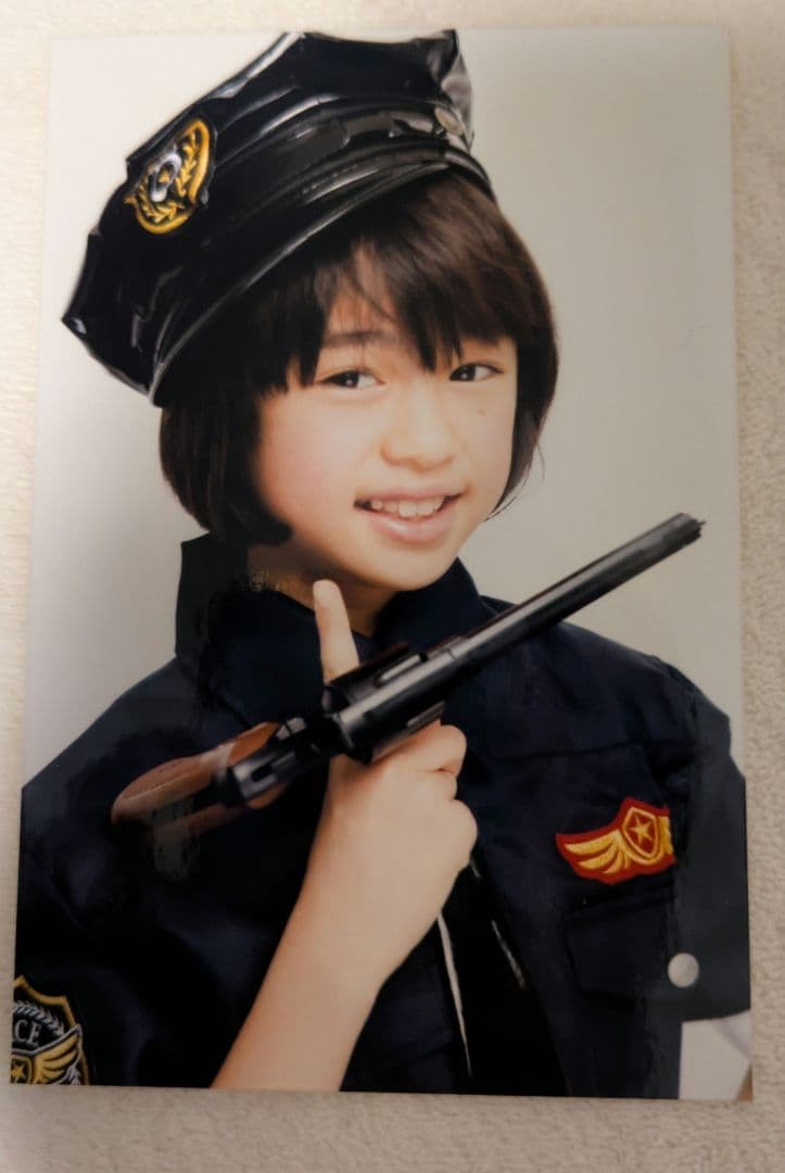 絵森彩　生写真　警官　依田彩花