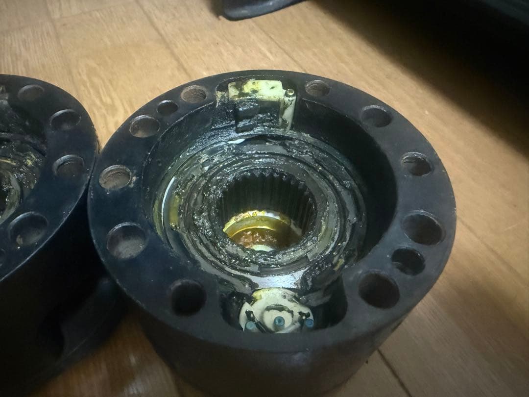 ランドクルーザー70系kzj78取外し パワーロッキングハブ　ジャンク